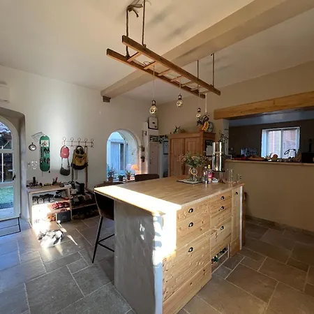 Bed & Breakfast Maison D'Hotes & Yoga, Theo & Marion Ostal
