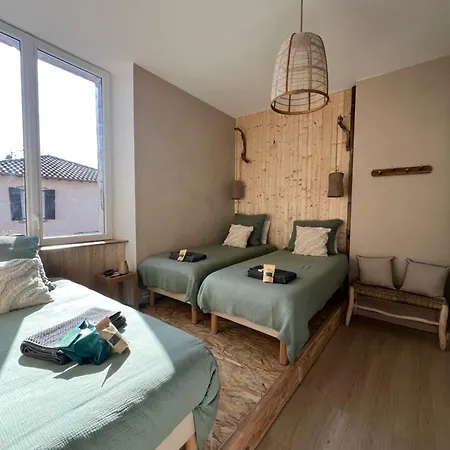 Alojamento de Acomodação e Pequeno-almoço Maison D'hôtes&yoga, Théo&marion Ostal Lahontan